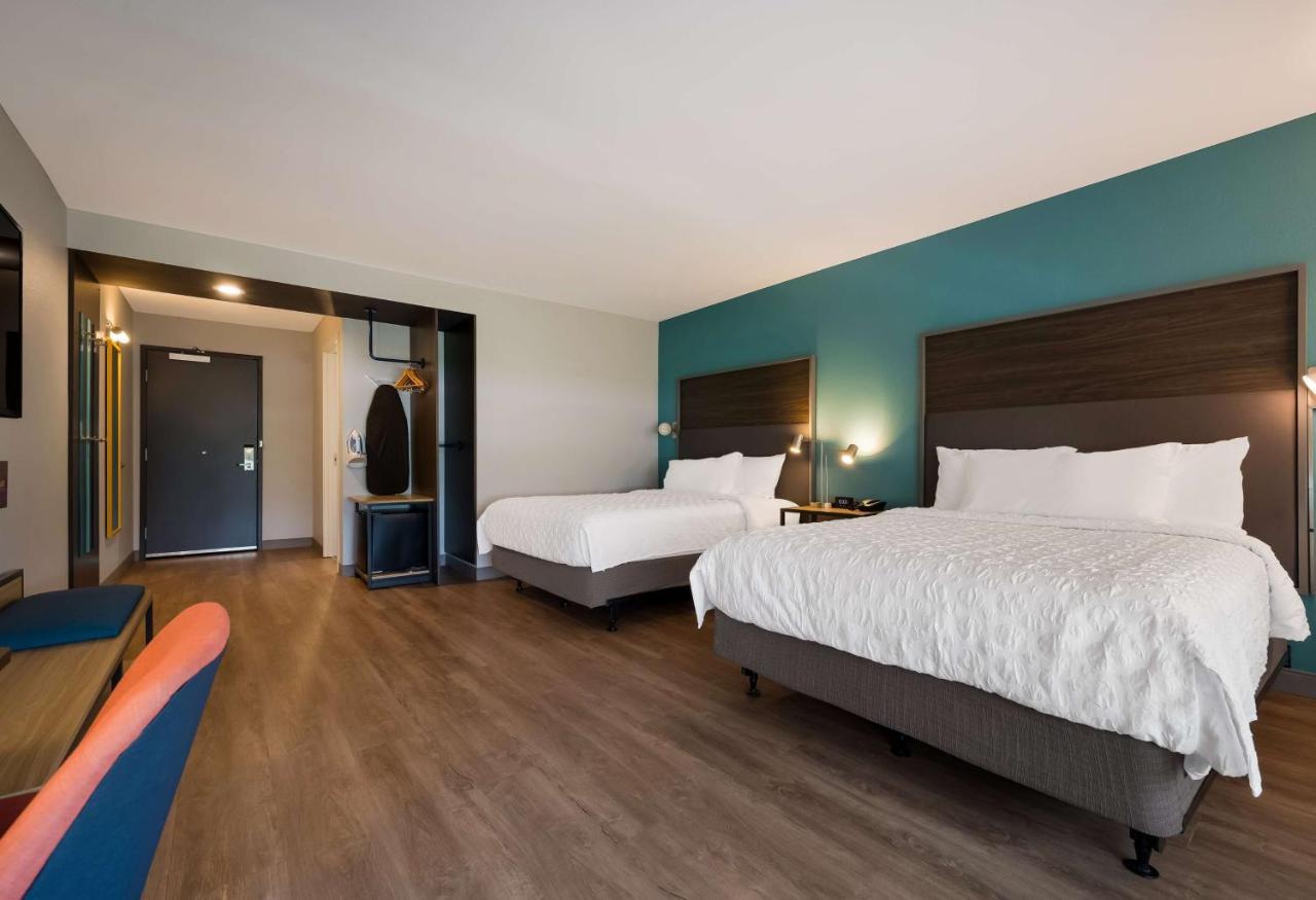 Отель Tru By Hilton Novi Detroit Экстерьер фото
