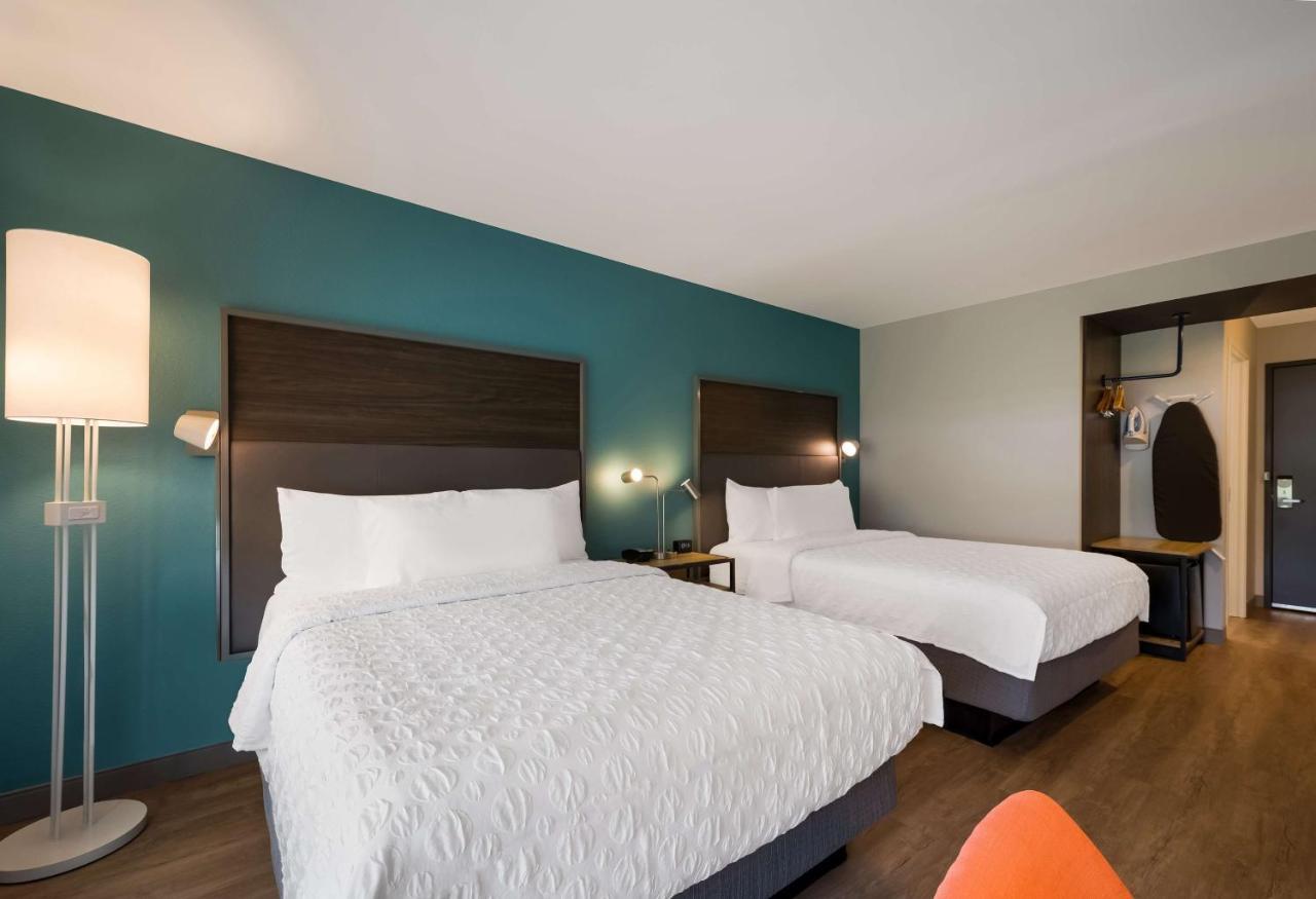 Отель Tru By Hilton Novi Detroit Экстерьер фото