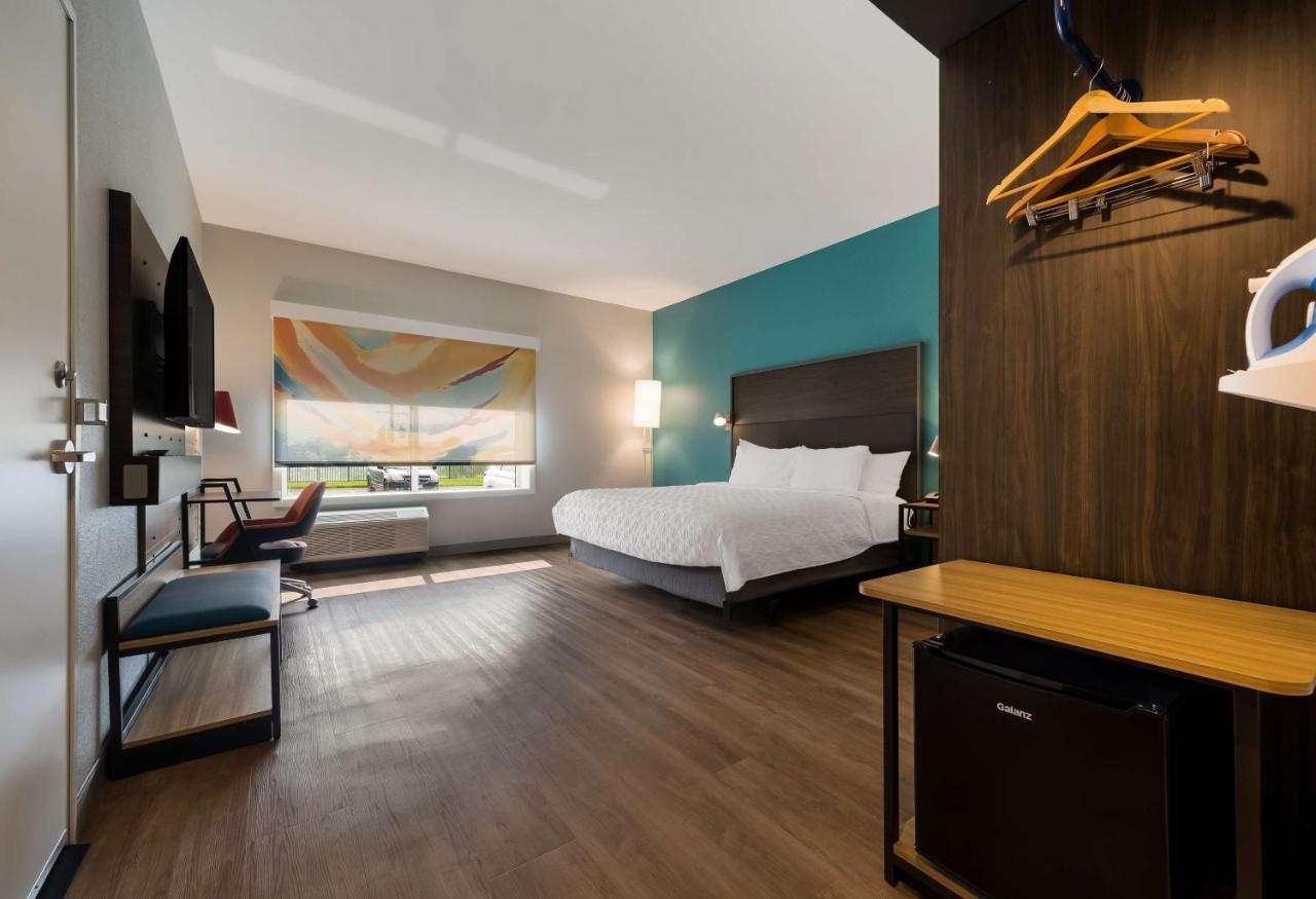 Отель Tru By Hilton Novi Detroit Экстерьер фото