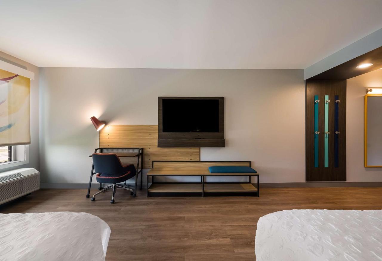 Отель Tru By Hilton Novi Detroit Экстерьер фото