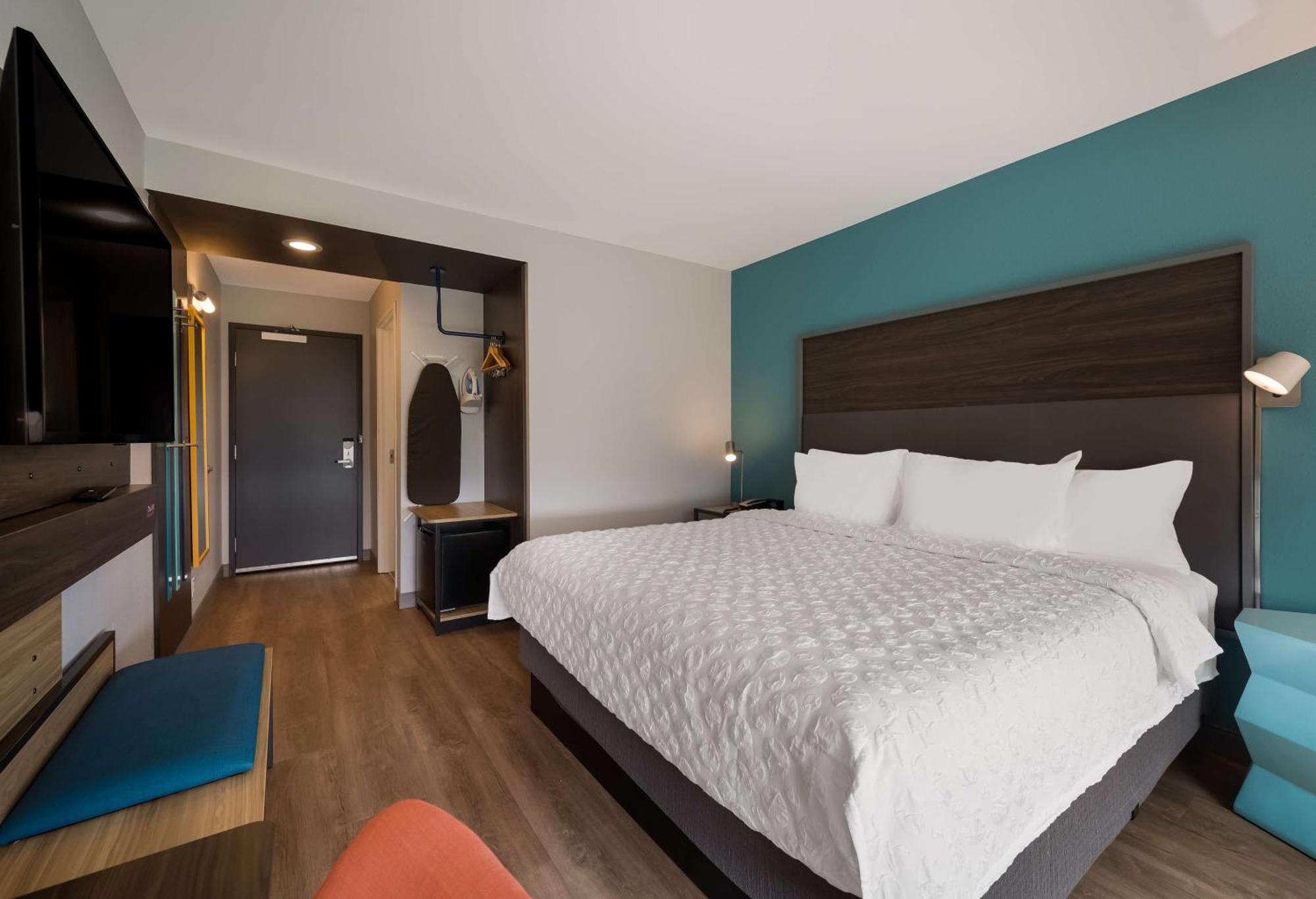 Отель Tru By Hilton Novi Detroit Экстерьер фото